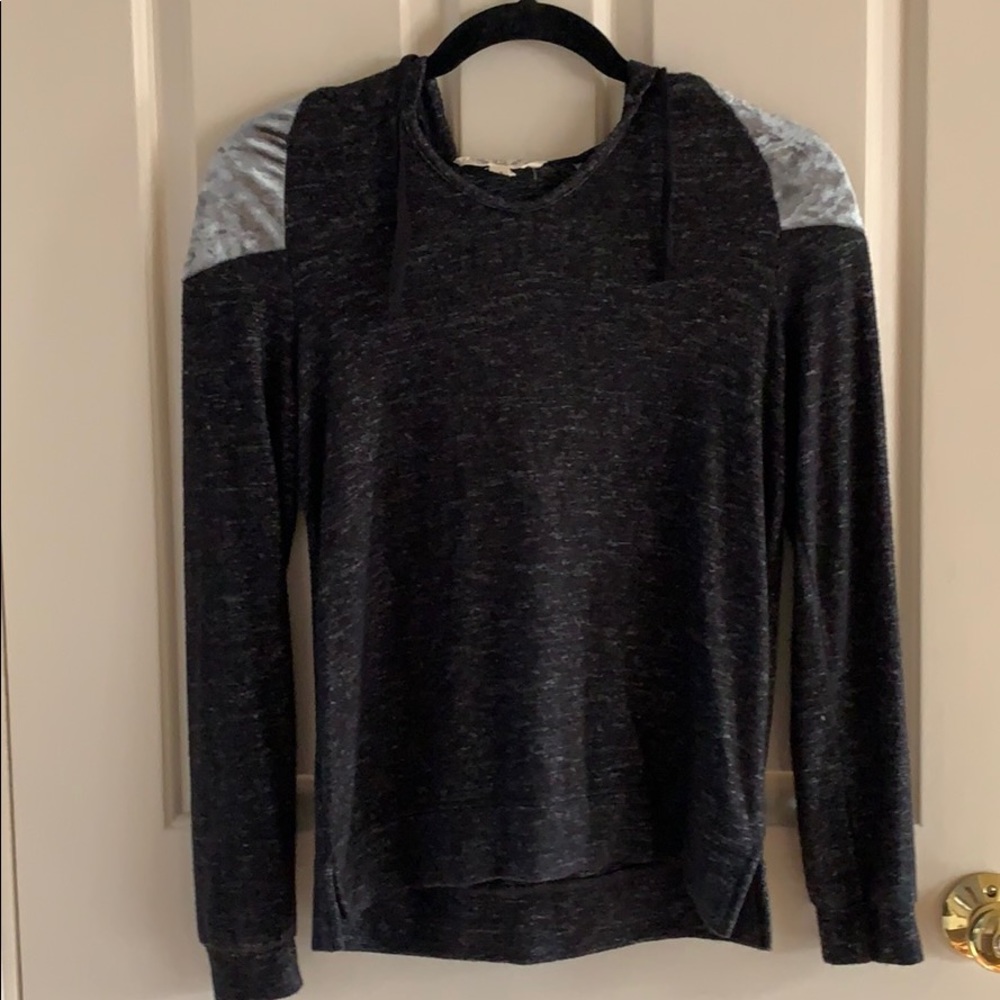 Comfy light hoodie w/ velvet patches